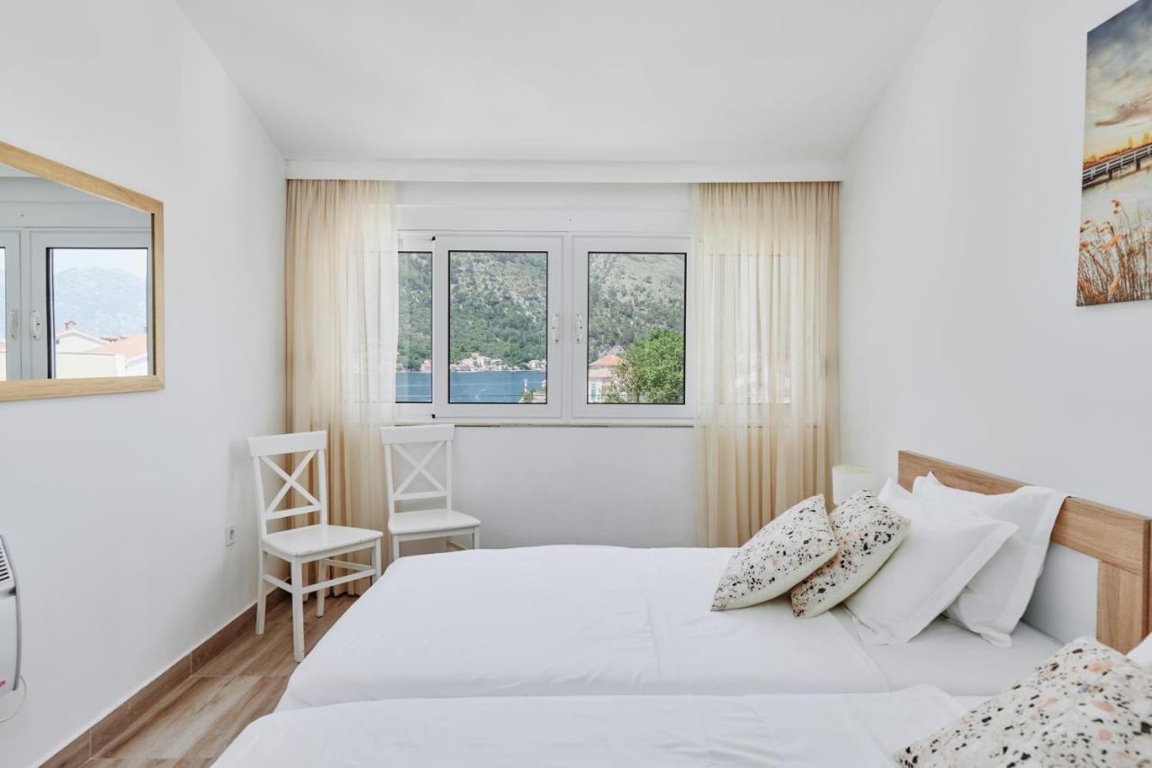 Apartment Plagenti With Sea View Kotor Luaran gambar